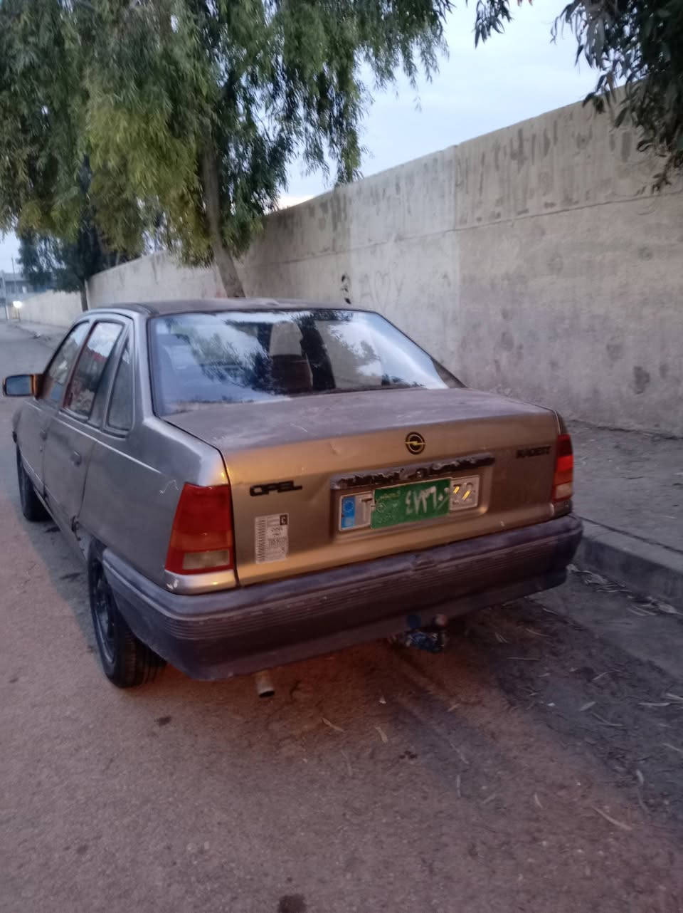 كاديت للبيع مودين. 91
محرك. 14
كير ومحرك. شرط 
طخم تعبان فقط
وكاله بسمي. تحويل من الشرعي
السعر 16 وبيه مجال قليل
***********
***********
