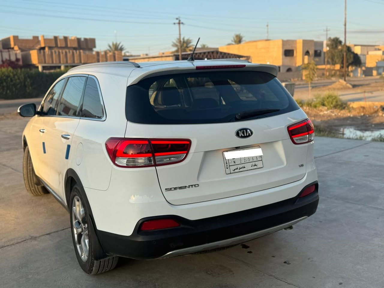 السلام عليكم / كيا سورنتو 2017 خليجي / مواصفاتهه بصمه ويل عالي لايت زينون كشن كهرباء جلد تبريد لمس حساسات اماميه وخلفيه بك لايت ليزري / فول عدا البنوراما / سياره مكفوله من الصبغ والتبديل / بيها بارد بسيط بجاملغ. / كير مكينه كفاله / رقم بغداد تحويل مباشر / السعر 215 بيها مجال / ***********8
