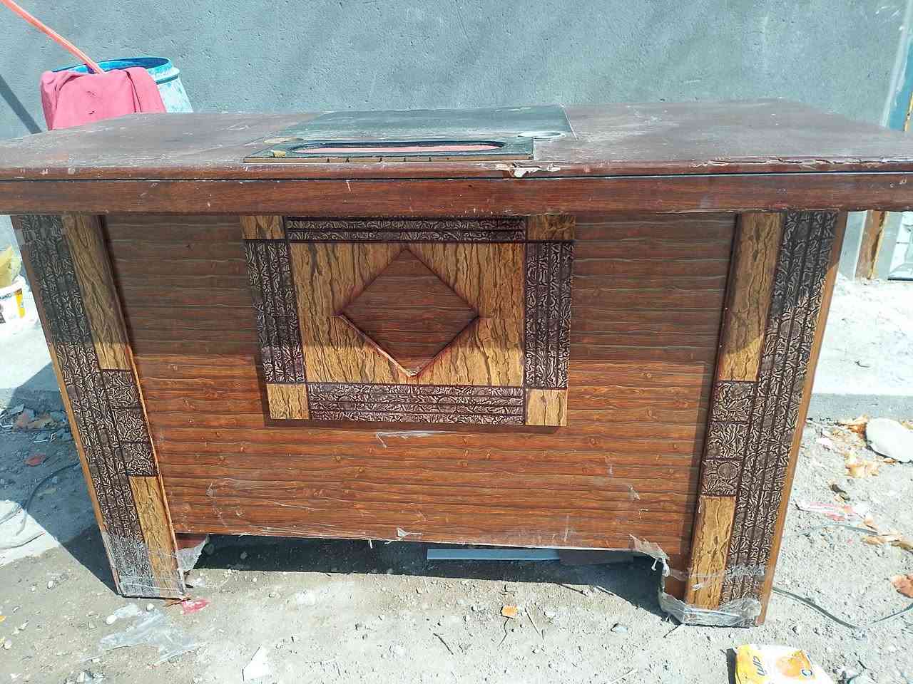 ميز للبيع جديد ونضيف توني مشتري مستعمل شهرين فقط 
السعر خاص


**إذا كنت صاحب هذا الإعلان وتريد حذفه لأي سبب، رجاءا أرسل رسالة إلى الدعم الفني**