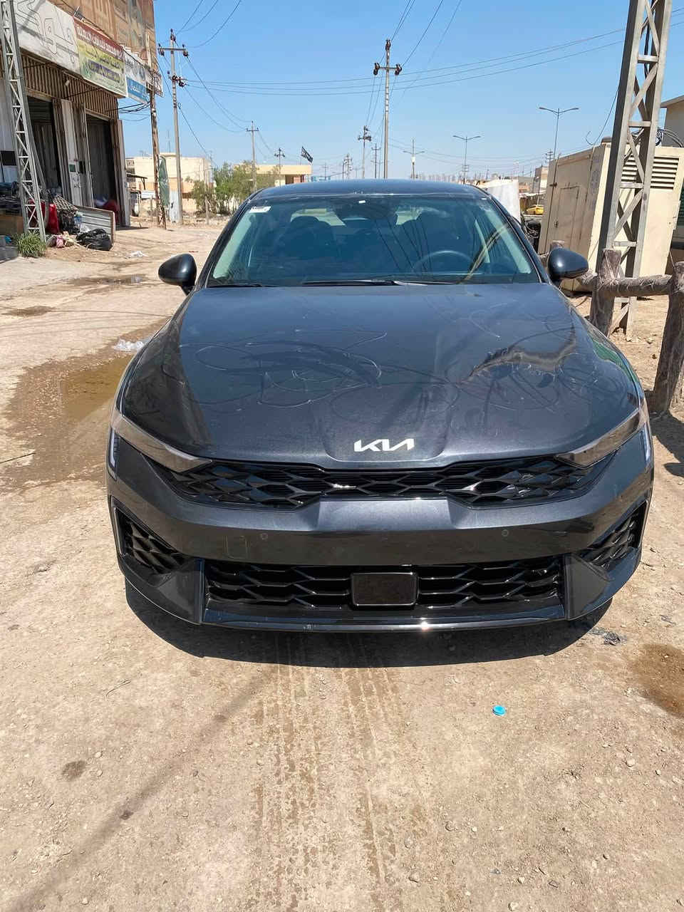 السلام عليكم كيا كي فايف موديل 26ماشيه 11مرقمه بابل شهداء بسمنا سيارة جديده بالكارتون سعرها 180قفل موجوده بابل الحله ***********
