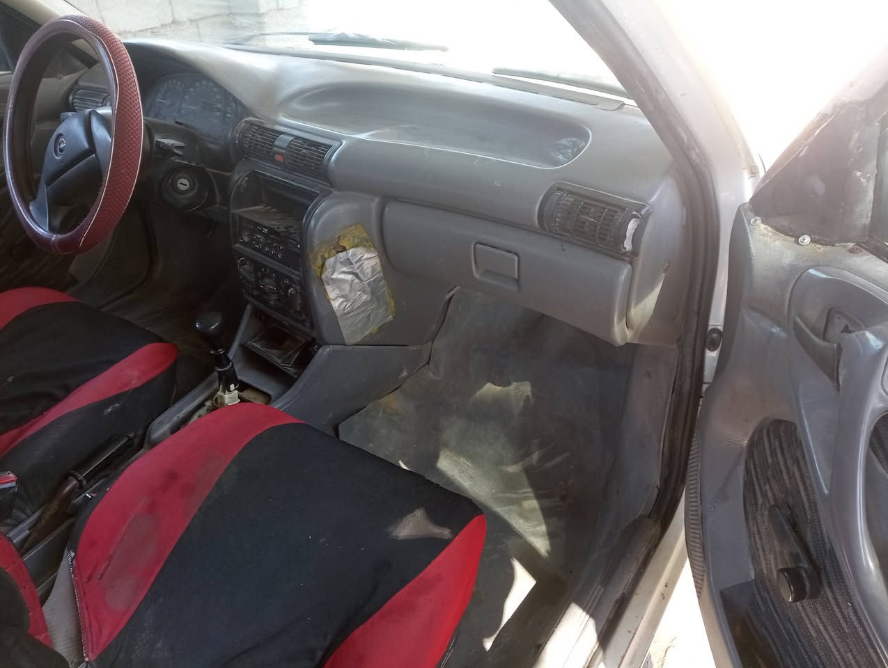 أوبل أسترا استيشن للبيع موديل 92 رقم بابل سنويا ماصاقطه 30 وبيها مجال بابل الكفل ***********
