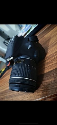 كاميرا نيكون D3500 • حالة ممتازة • ملحقات أصلية