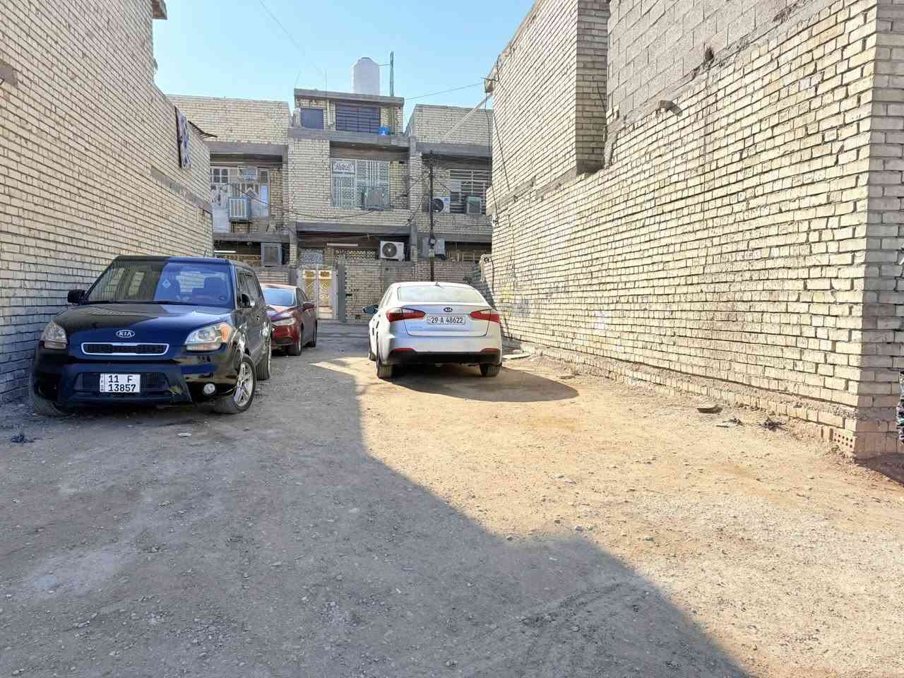 السلام عليكم قطعة 100م للبيع المكان حي الرئاسة شارع عشرين نهاية شارع 15 للاستفسار ***********
