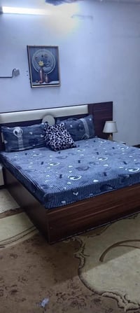 ٦ قطع • نظيفة جداً • بدون ضرر