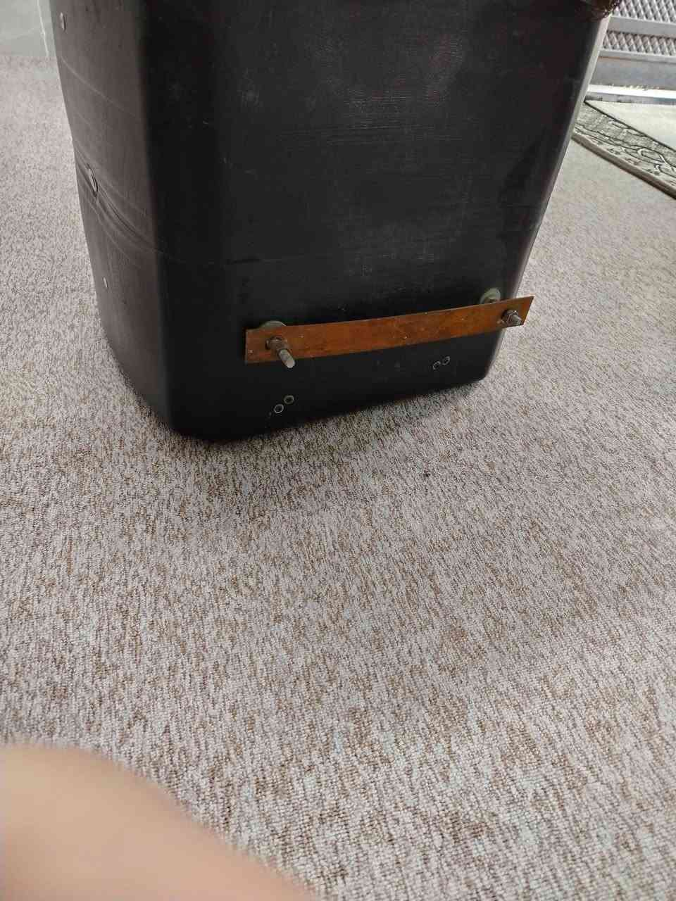 صندوك دلفري للبيع بعده جديد وحجمه جبير سعره 30 فقط بي كسر اصغير  اموضح بل صوره
***********
