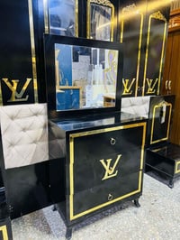 غرفة نوم • أثاث