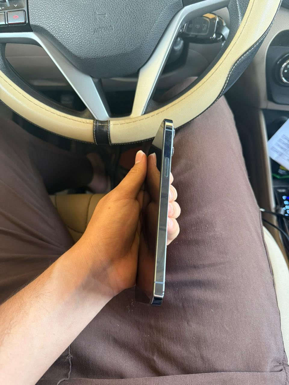 ايفون 13 برو ماكس
اللون : بحري
الذاكره : 256
نسخه : شرق اوسط
بطاريه مستبدله اصليه نسبتها 100
مكفول من اي شخط او خدش مثل الكزازه
سعره 700 الف وبي مجال قليل 
تواصل واتساب فقط ***********
