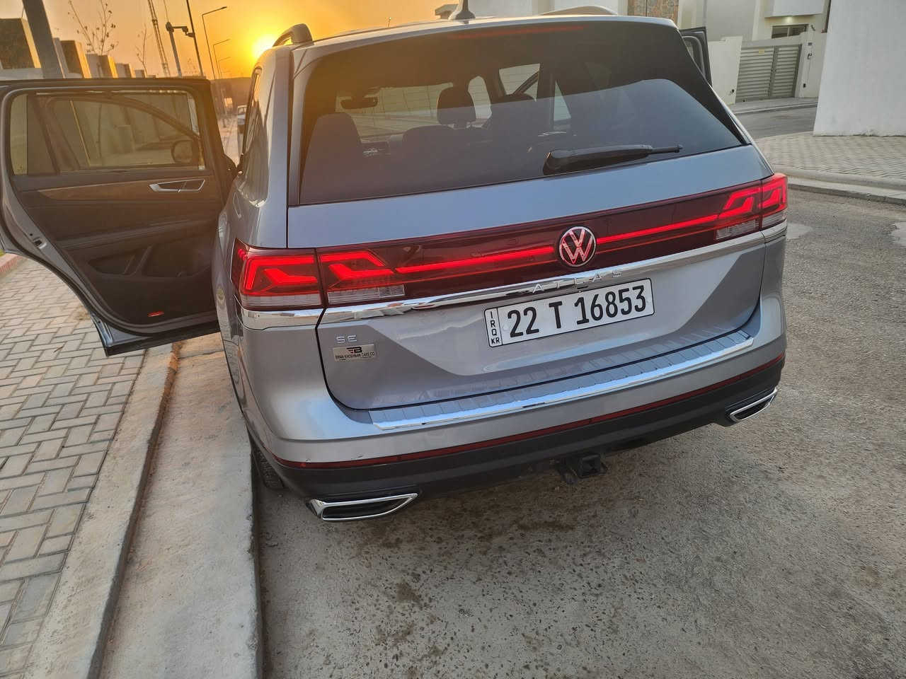 فولكس واكن اطلس 2024
فاملي    Se
سبعة راكب
مكينه 2000 توربو
فول مواصفات ماعدا فتحت السقف ماشية٤٢  الف كيلو
حادث كما موضح بالصورة بدون دواخل بدون ايرباك 
بجم كبس برغي مامفتوح بيه 
كشنات جلد
مقاعد تدفئة وتبريد
صندوك كهرباء
تدفئة ستيرن
قيادة ذاتية
اربع وضعيات قيادة
عدسات متحركة led
اربع ابواب بصمة
كامرة خلفية
تشغيل عن بعد
شحن لاسلكي
سنوية بأسمي تحويل فقط بدون وكالة
للإستفسار اتصال ***********
السعر ٢٧٥٠٠$ وبيها مجال
