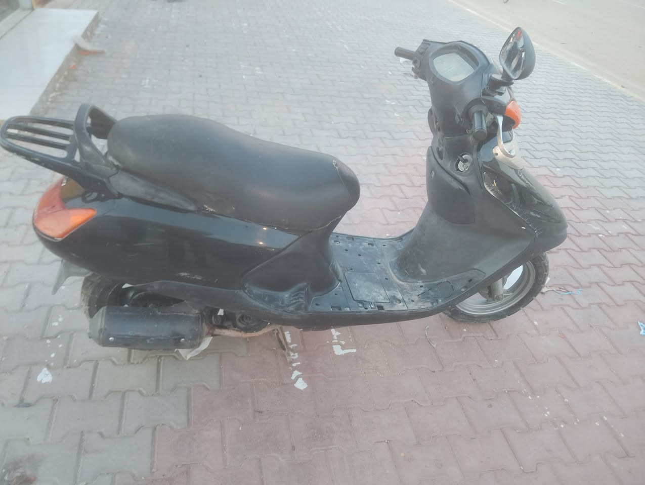 السلام عليكم 
متاح سبيسي ياباني للبيع دراجه جاهزه للاخير ربع ماتذب عليه سلف هندر كهربائيات كله شغاله كابريتر بلادي قبق هندربلادي مكينه ناعمه خرسه صالنصه ابلاديه دشبول ابلادي كوت خاجيه شارع 40 موبايل ***********
