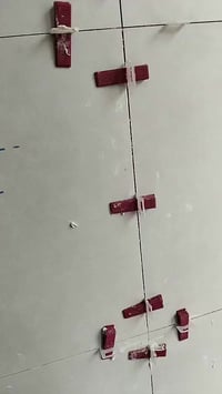 خلفه سيراميك كاشي ومرمر وبورسلين درجة اولى مصرى والتزام وودقه بالعمل و...