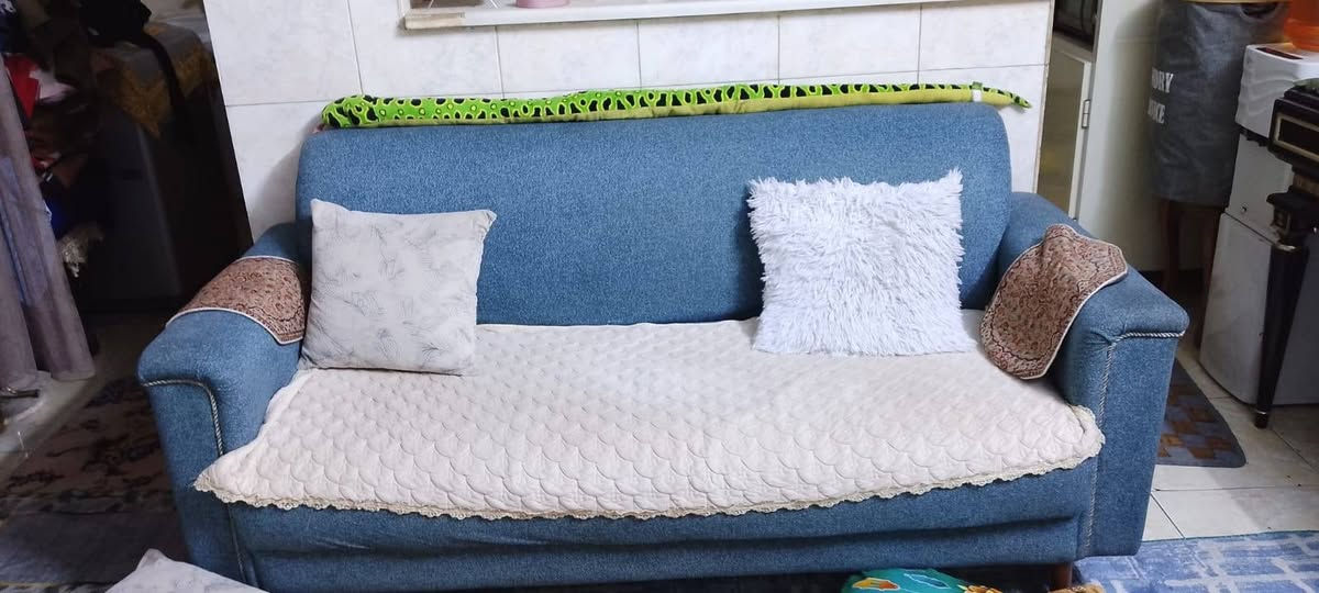 سلام عليكم اغراض للبيع مال بيت الاسعار.على الخاص العنوان بغداد حي البنوك الشراي يتصل على رقم ***********
