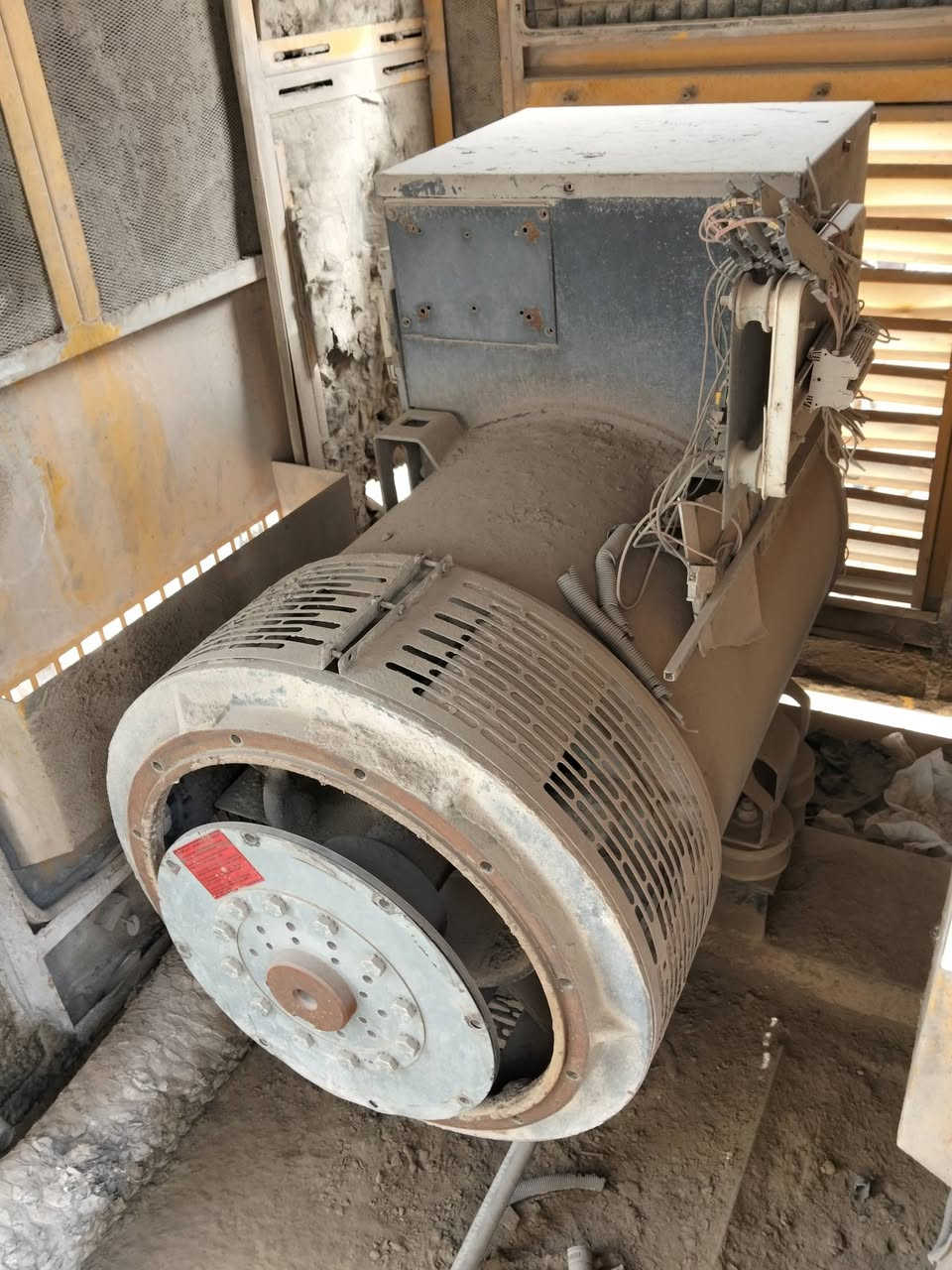 السلام عليكم للبيع راس توليد 250 كي في ايطالي ميكالته اصلي بلادي مع الكاتم والراديترات بلادي بلادي ***********/  ***********
