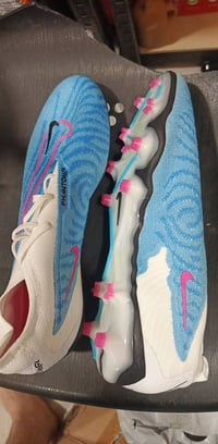 احذية رياضي • بسمار • ٨ قطع