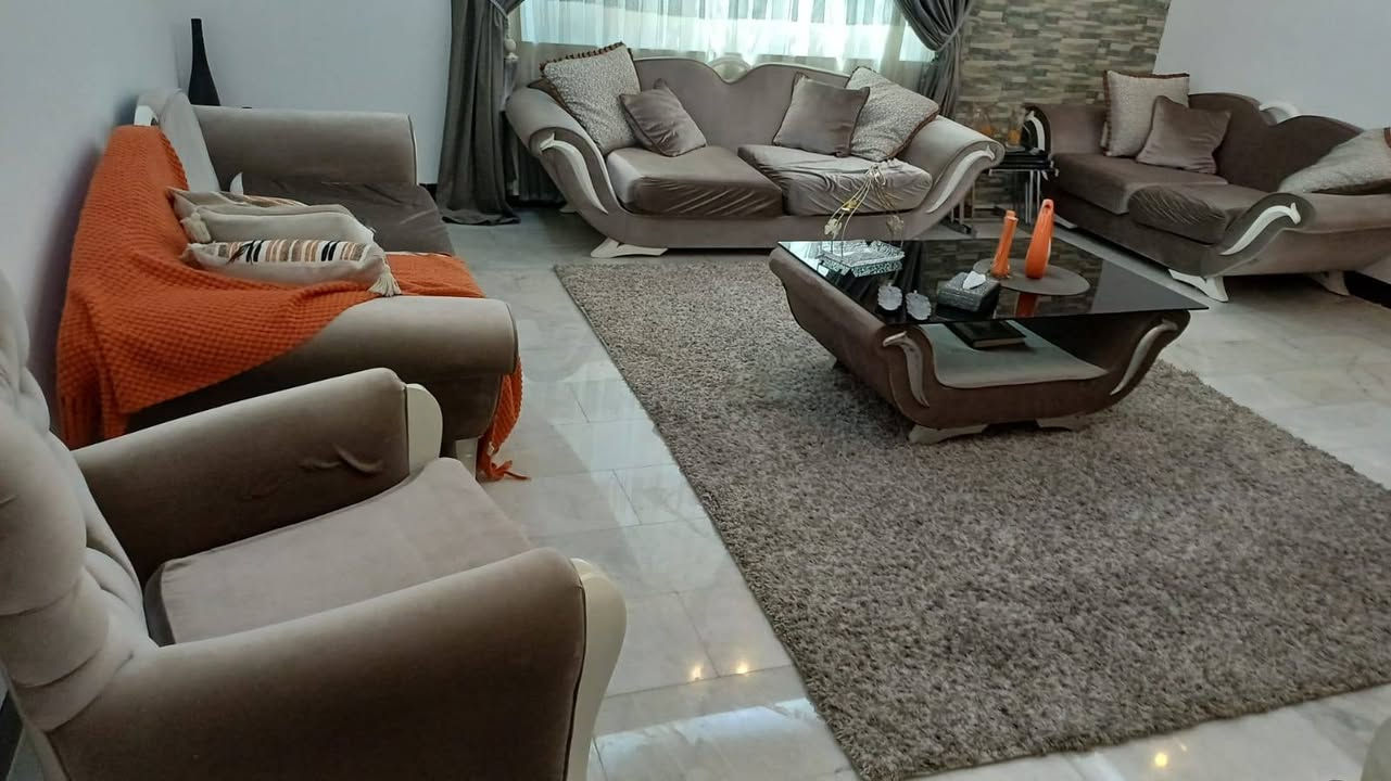 للبيع تخم مع طبله وسطية
زولية 
طبلات عدد ٣ مع طبله وسطيه
بردات طول ٣ امتار تفاصيل ع الخاص


**إذا كنت صاحب هذا الإعلان وتريد حذفه لأي سبب، رجاءا أرسل رسالة إلى الدعم الفني**