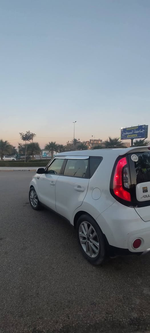 السلام عليكم
صول ٢٠١٨ وارد امريكي ماشية 29 الف رقم بغداد مشروع وطني بيها صبغ مكانات بدون دواخل مأشر عليهن بالصور من عدى الجاملغ الامامي عكس السايق صار بي حادث واتعدل نفسه وانصبغ وصوره الحادث موجوده كير محرك مكفولات ويل كب ١٨ شاشة كبيرة ثلاث انظمة قيادة نظام مثبت سرعه
 السيارة نضيفه ومناقصها اي شي ما صارلي شهرين من اخذتها من #معرض_باركود  مكاني #كربلاء #كربلاء
 #معروضه_125 ورقه بيه مجال بسيط للاستفسار الاتصال على الرقم ***********
