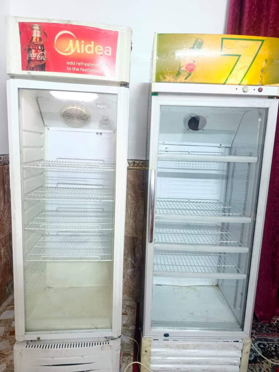 عارظات اخو الجديد مستعملات قليل شرط الظمان 

مكاني بغداد الشراي يتصل او واتساب ***********
