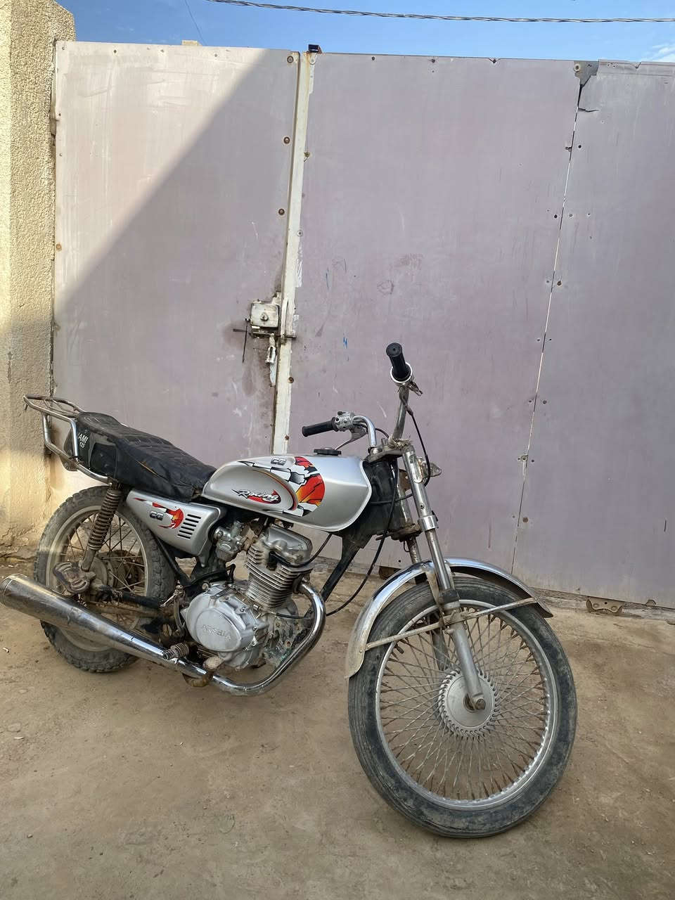 دراجه كلك لبيع   أبيع كوم حديد ليريدبخدمته مكفوله من سرقه***********
