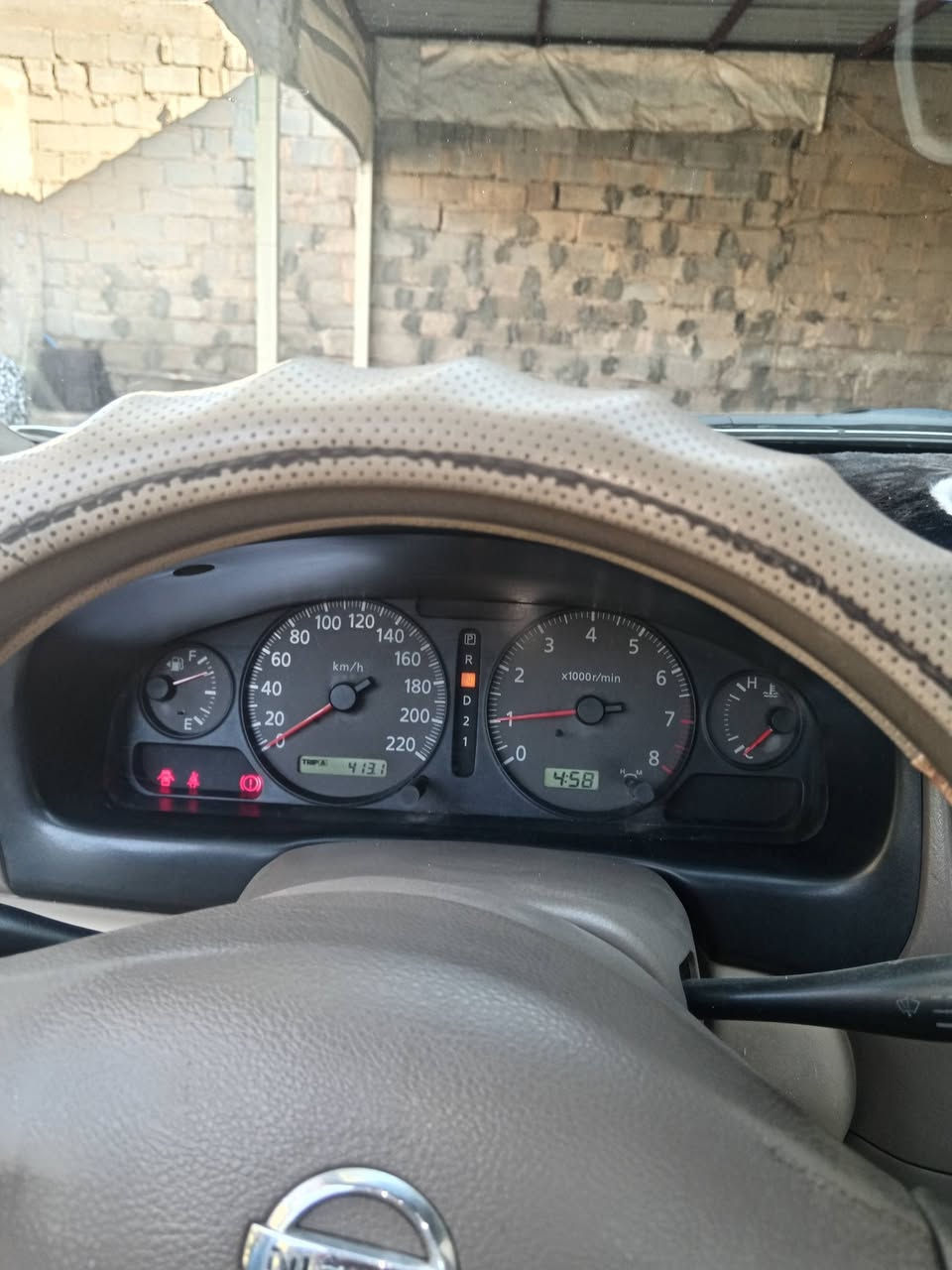 سلام عليكم
سني للبيع ٢٠٠٩ رقم بغداد محرك ابيض 
ضرر نص قطعه سياره على وضع الشركه كلهه شغاله تبريد تدفئه ربع متصرف عليهه بسمي سياره مكان الفلوجه سعر ١١٠ رقم تلفون ***********
