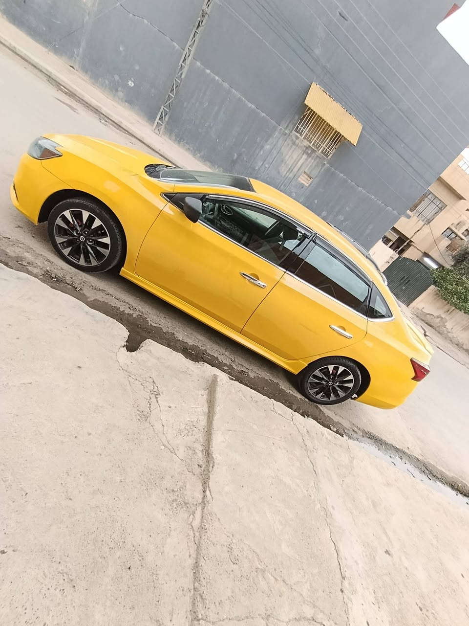 نيسان سنترا موديل 2019 رقم نينوى سيارة جاهزة ضررها معجون بالسقف بدون دواخل  السعر95عندك استفسار خابر غير موجود عالفيس ***********
