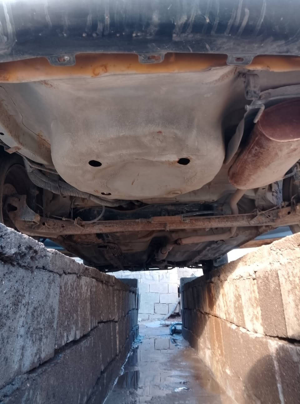 السلام عليكم اقره المنشور زين ولا تسالني بيش وشبيها ما بيها السياره اول شي سنويه نافذه ورقمها بصره هيئه مسدده بشهر الثاني گشره شوف عينك بيها خسفات وخياس مكينه وكير كفاله سعرها 20 ورقه قفل من الاخير مكان السياره طريق عماره كحلاء رقم تلفون للشراي فقط لا تتصل إذا مو شراي رجاءٱ ***********
