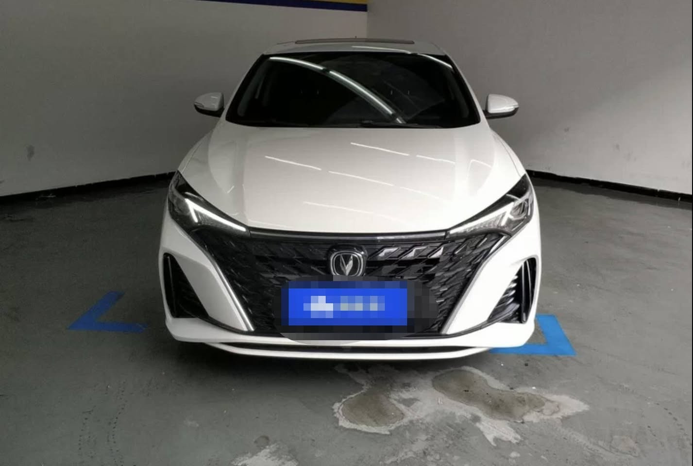 🚗Changan Eado 2025 PLUS
Couleur : blanc
Kilométrage : 6 300 km
Date de première immatriculation : juin 2025
État : peinture d'origine
Légère retouche de peinture sur une partie du pare-chocs avant
Moteur 1,5 litre + boîte manuelle à 5 vitesses
Le véhicule a passé tous les contrôles avec brio
Transparence totale sur l'état du véhicule : je m'engage à signaler tous les défauts au client
Prix de gros avantageux
Nous invitons tous nos amis à établir une collaboration à long terme !


**إذا كنت صاحب هذا الإعلان وتريد حذفه لأي سبب، رجاءا أرسل رسالة إلى الدعم الفني**