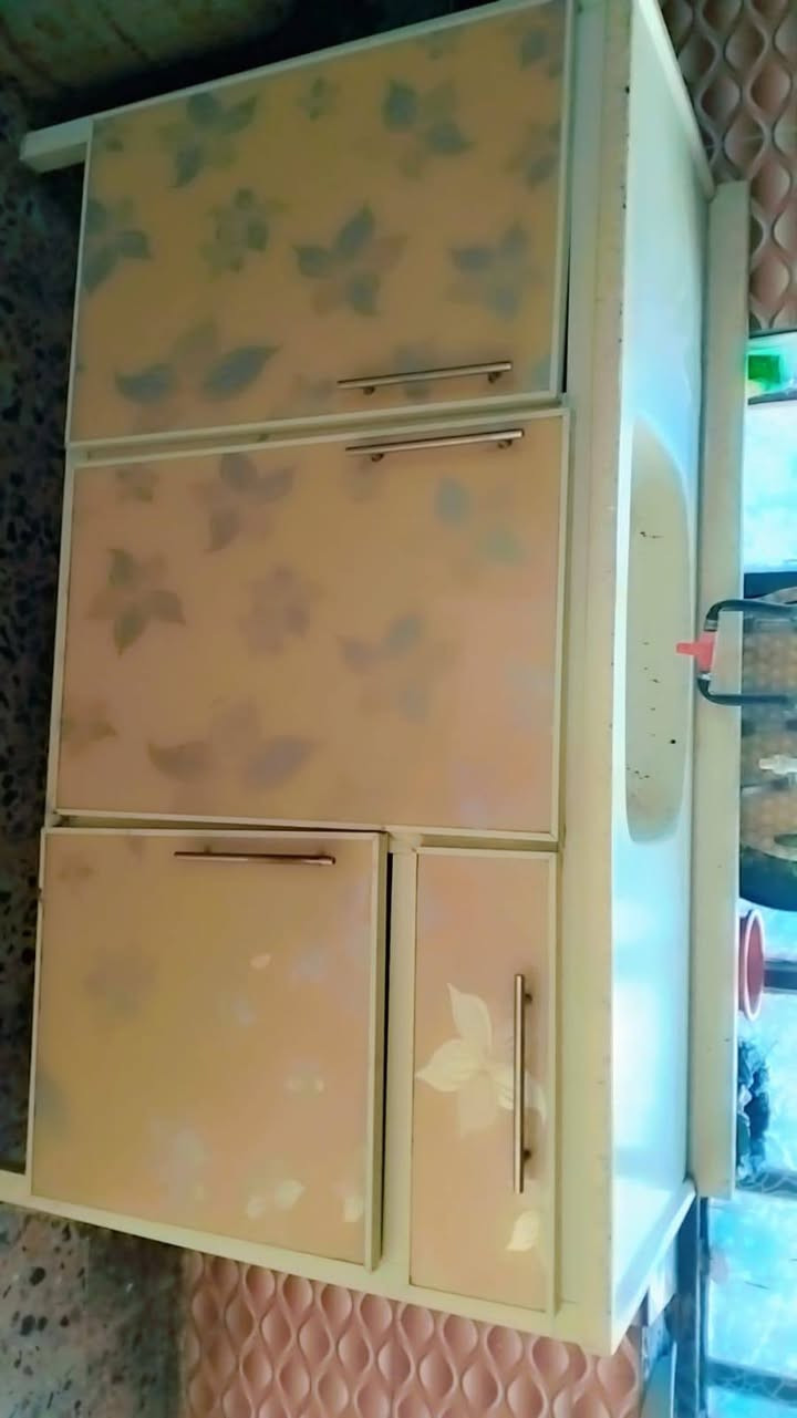 كاونتر ٣مترات نضيف كلش وياه سنك كامل رايدي ٣٥٠ بي مجال قليل استفسار عل هذا رقم *********** عنوان شعله
