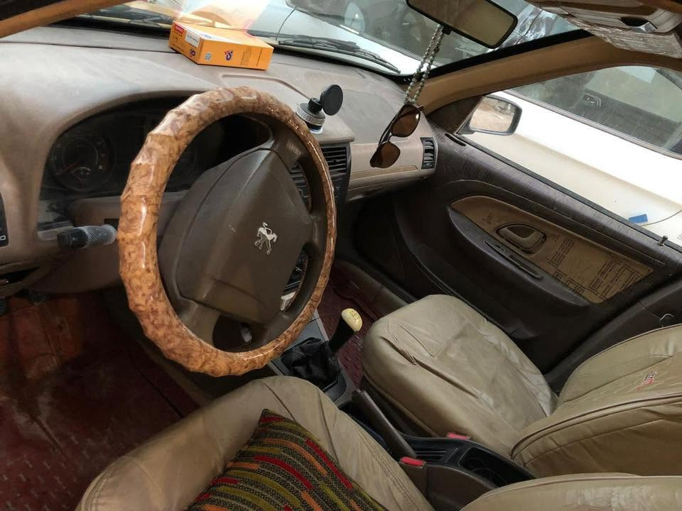 السلام عليكم 
بيجو مديل 16 بيها تبخير سياره نضيفه شوف العين ابيعلك كوم حديد سنويه منتهيه عليها هيئه من 2017 تسديدها 600 التسديد بالنص راعيها يريد تحويل غرامات صفر
السياره كدامكم بالصور السعر 22 بيها مجال تفاصيل اكثر هذا رقمي ‭***********‬ اتصل وبخدمتك
