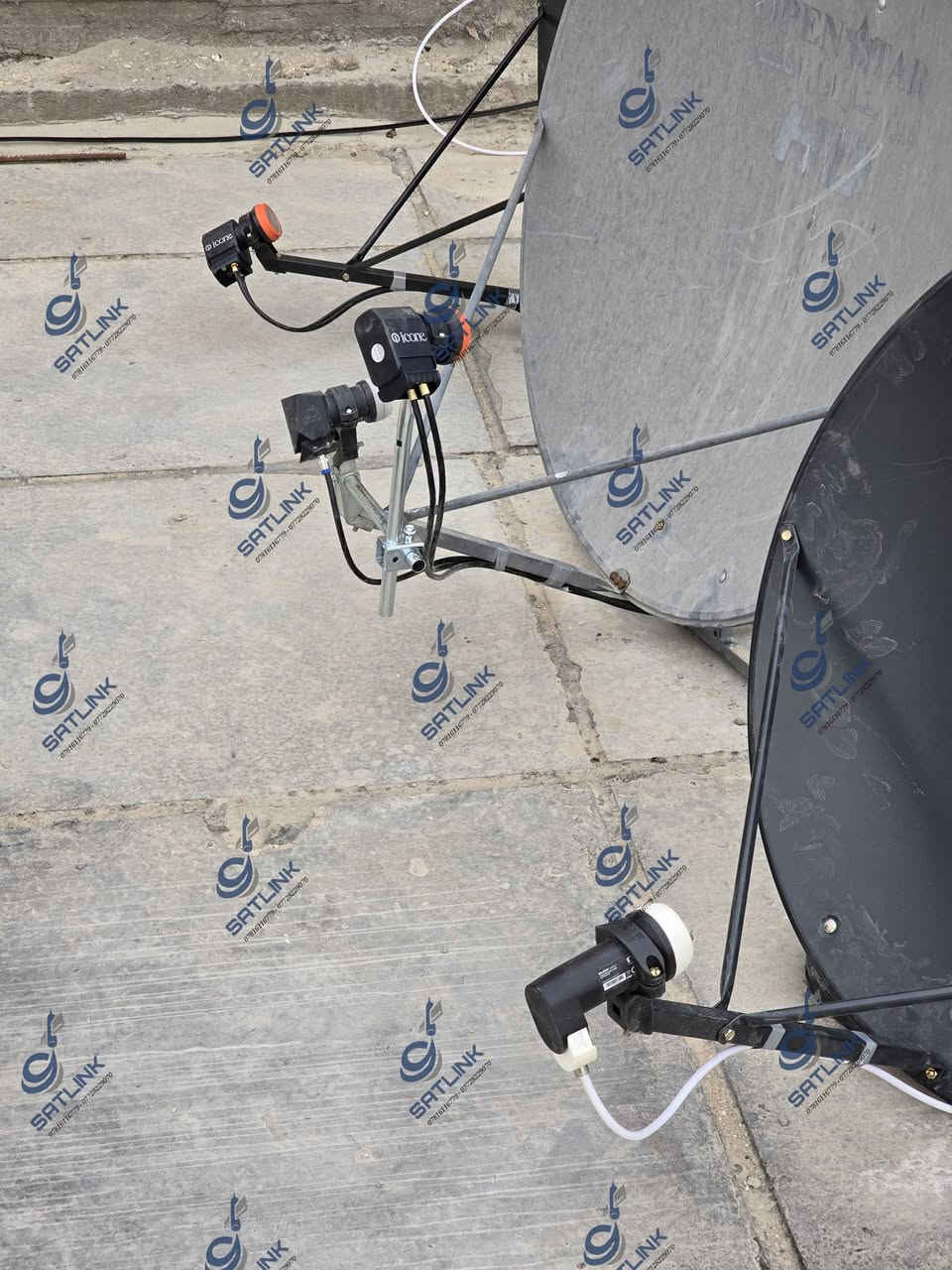 تنصيب 3 صحون

صحن نايلسات قمر العائلة مع لاقط رباعي
صحن جيكارد مع مسطرة قمر يوتلسات 16 واموس 
صحن سهيل سات لجهاز بي ان الرسمي

للتنصيب الاتصال داخل النجف 
***********
***********
