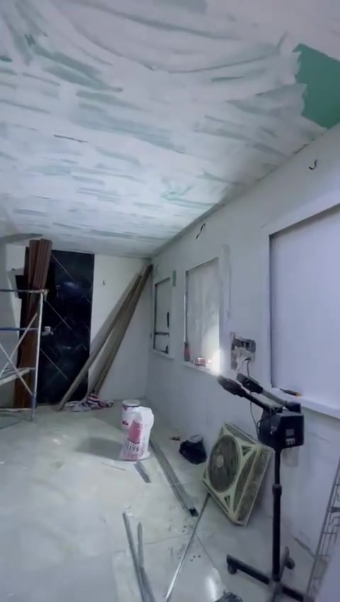 سلام عليكم كادر متخصص صبغ وديكورات خارجي وداخلي يشمل الجبس بورد والبوردكس وبديل الرخام وبديل الخشب وتصليح الرطوبه اناره مخفيه شغل درجه اولى ***********
