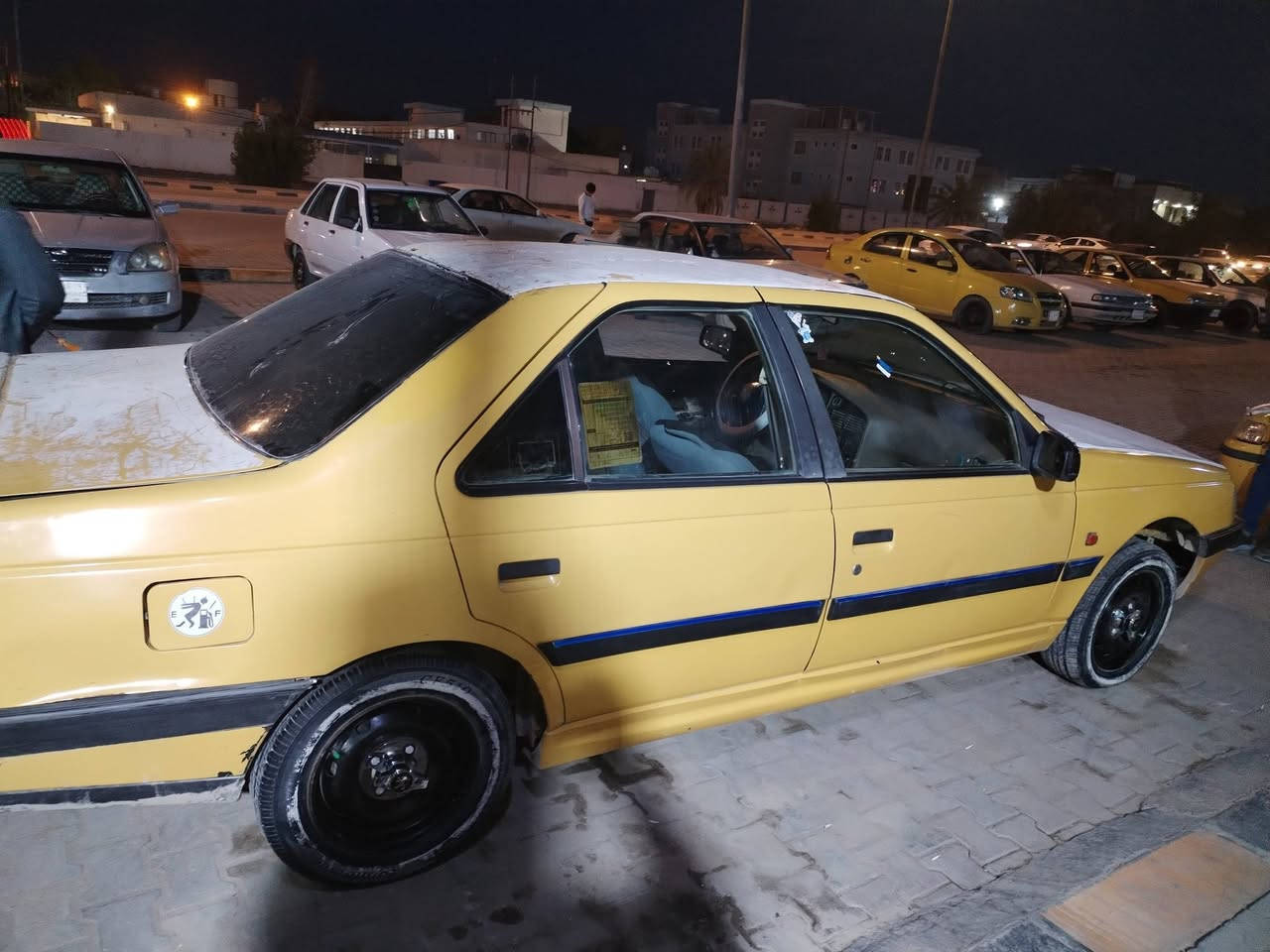 سلام عليكم بارص اكد الفين وستعش رقم بغداد مصفره من هيه وغرمات العنوان نجف كوفه رقم الهاتف ***********  السعر 25 وبيها مجال المكينه بيها خيط بخار
