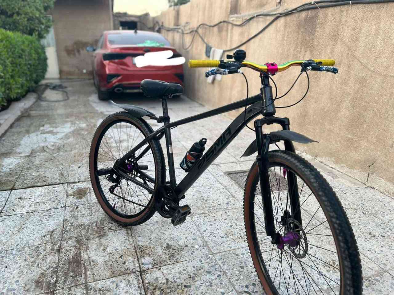 السلام عليكم
بايسكل جبلي 

نوع:DSMA

حجم:29

بايسكل نضافة90٪

غيارات 3/7

بريك دسك 
عنوان بغداد بلديات 

فقط واتساب 
***********
