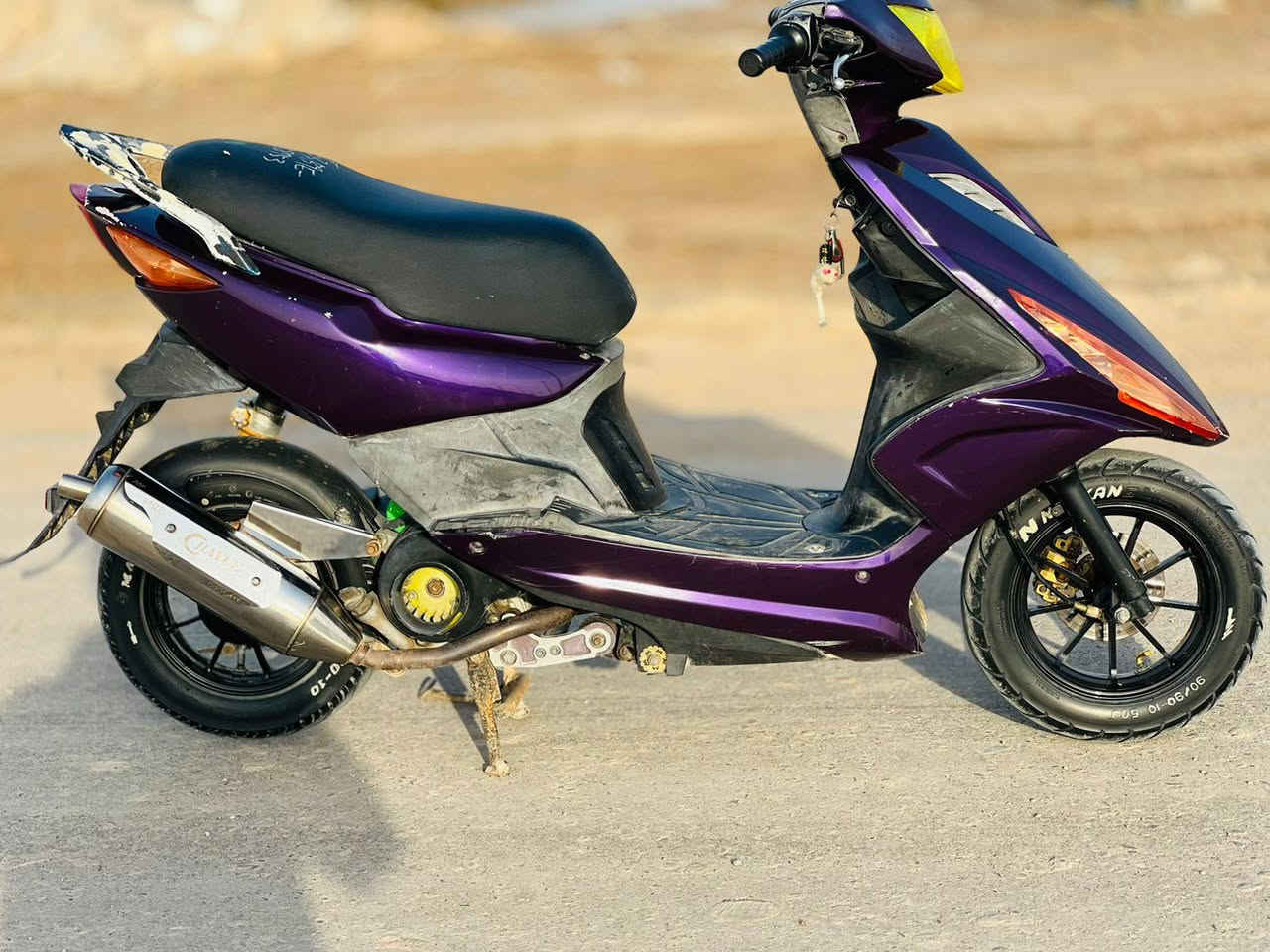 دراجه للبيع كامله ماناقصه شي حلوه و نضيفه كهربائيات كله شغاله مامفتوحه دراجه بلاديه اسعر 700وبيه مجال مكاني قضاء القرنه ***********
