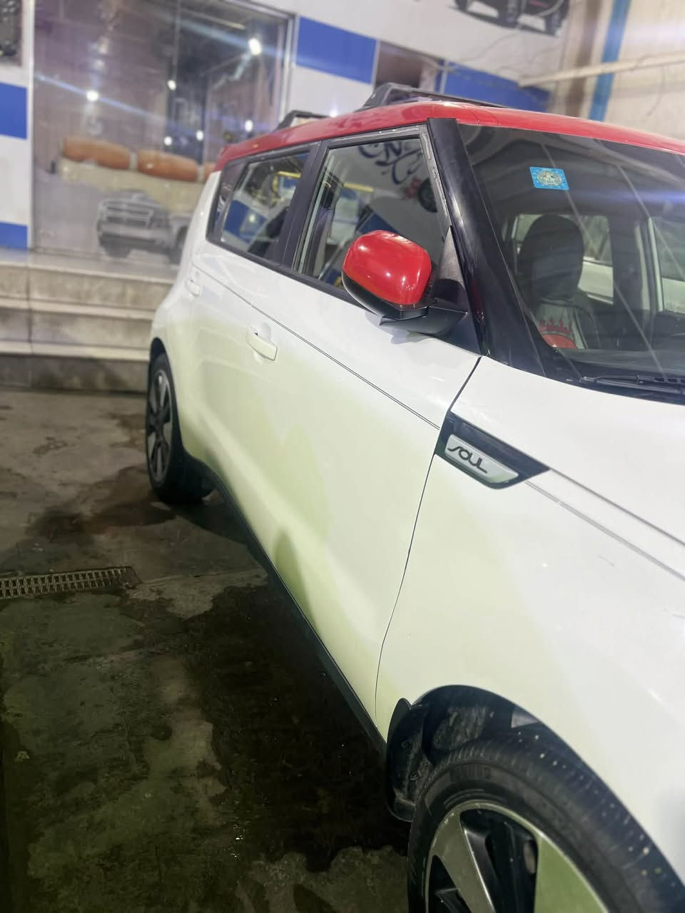 سلام عليكم
صول ٢٠١٦ وارد امريكي بيه بس دعاميه فقط الباقي مكفول 

مكينه ٢٠٠٠

رقم بابل تحويل 

مكان السياره ذي قار 
السعر ١٢٥ وبيه مجال

***********

***********
