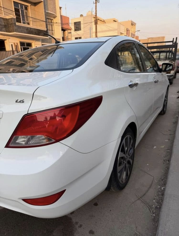 اكسنت 2016
خليجي مكفولة 
من الضربة 
والصبغ والتبديل محرك 1600 دوش المرغوب 
سيارة جاهزة من كل شي
 مواصفاتها: 
تحكم ستيرن فتحة ويل كب
اشارة بالمري مخرج AUX كامرة خلفيه
رقم بغداد دولي بأسمي سنويه 2030 
هزة جديدة ماشية 96 الف km
السيارة جديدة 
مكانها بغداد الشعب
السعر 117 وبيها مجال بسيط

 *********** 
*********** واتس اب
