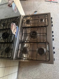 للبيع طباخ نظيف بسعر 275  مكاني الكرخ للاتصال 07722000578