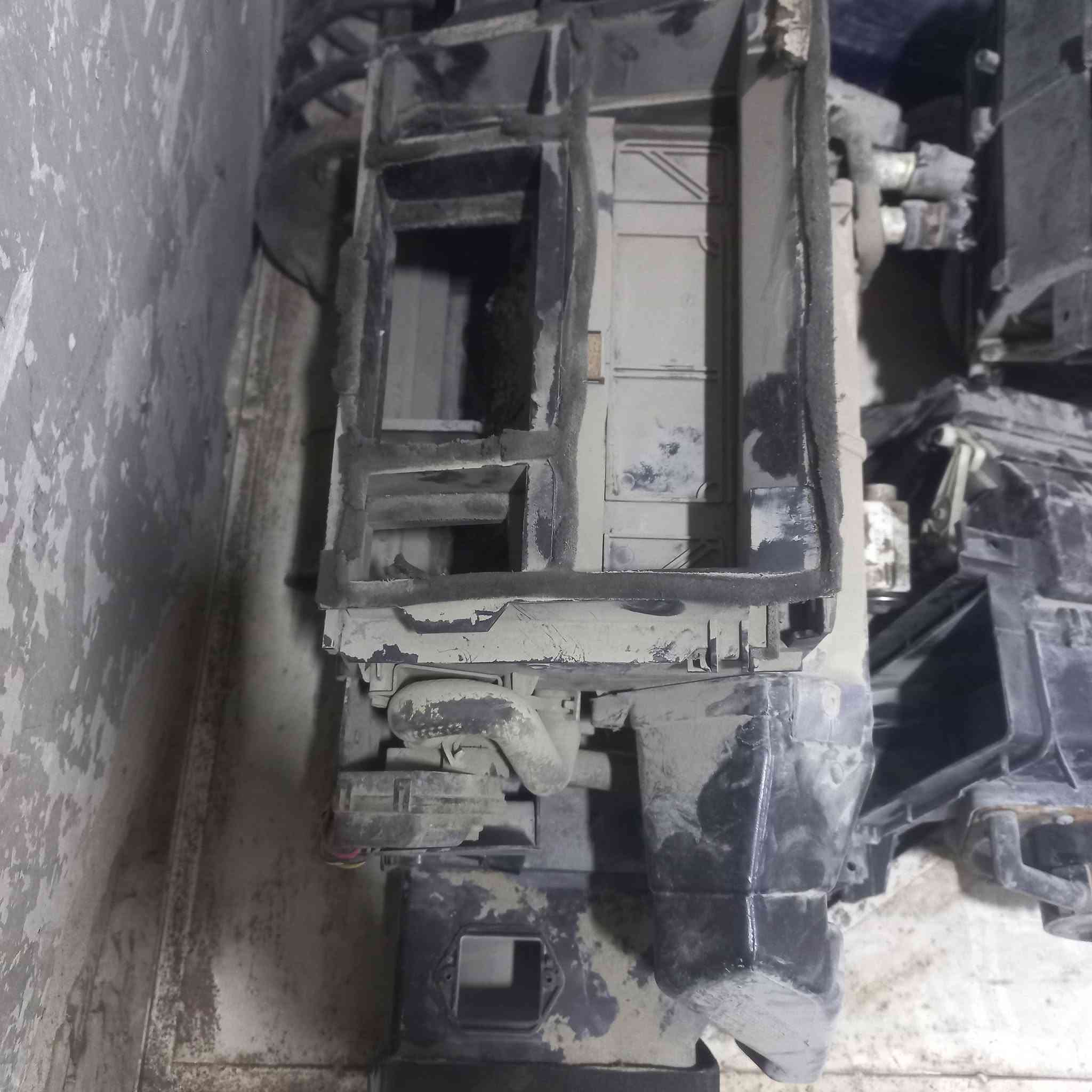 سلام عليكم حبايب ادوات شيري a5  تفراعات محرك ابلاد كنبريسر راديتر داينمو عقل ابلاد طابو
 كه بيه كازكيت ع بغداد *********** @ $
