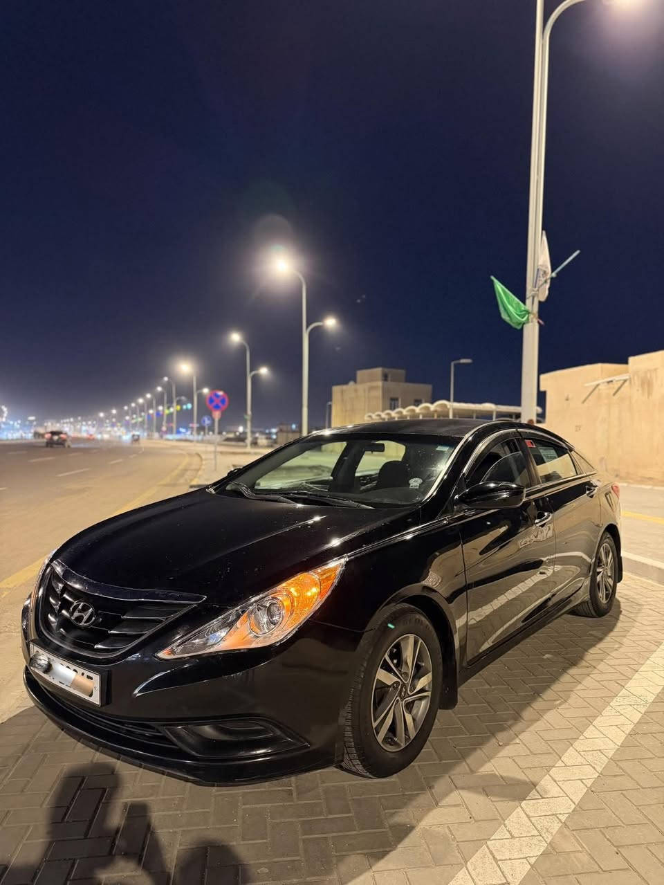 السلام عليكم 
سوناتا 2014 أصل بانزين 2400 GDI 
ادوات مكصوصه جنطه متومه ارقام وسنويه شمالي
مواصفات نص فول 
شاشه كار بلي تعرض تلفون
كامره خلفيه
حساسات خلفيه 
تخم تاير طك جيس و ويل حديث 
السياره جاهزه من كلشي كير محرك حداديه تبريد كفاله
تبريدها كلش قوي ثلج
مكاني بصره القبله *********** 
‏.
