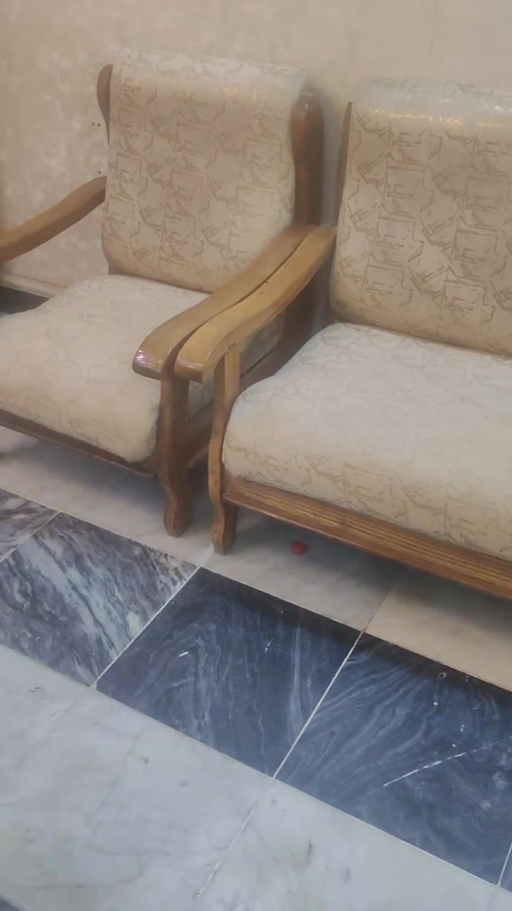 كرويته وحده جبيره وكراسي عدد 2 للبيع نضيف لانازل ولاابد دوشمته كلش مابيها 90سعره وبي مجال قليل


**إذا كنت صاحب هذا الإعلان وتريد حذفه لأي سبب، رجاءا أرسل رسالة إلى الدعم الفني**