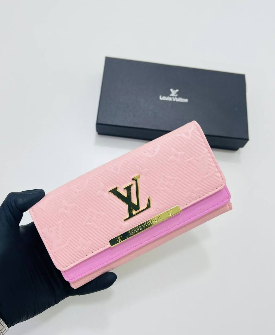 ✨ أناقة وفخامة بكل لون ✨

محافظ نسائية ستايل راقي بتفاصيل ذهبية تخبل 😍
تصميم أنيق ونقشة مرتبة تناسب كل الأذواق 👑

الألوان المتوفرة:
🖤 أسود كلاسيك
🤎 جملي دافي
🤍 بيج ناعم
💙 أزرق ملكي
💗 وردي أنثوي

✔️ تقسيمات عملية للكروت والفلوس
✔️ حجم مرتب يناسب الاستخدام اليومي
✔️ جودة مرتبة وشكل فخم

اختاري لونج وخلي ستايلج يحچي عنج 💼✨

للحجز والاستفسار راسلينا خاص �


**إذا كنت صاحب هذا الإعلان وتريد حذفه لأي سبب، رجاءا أرسل رسالة إلى الدعم الفني**