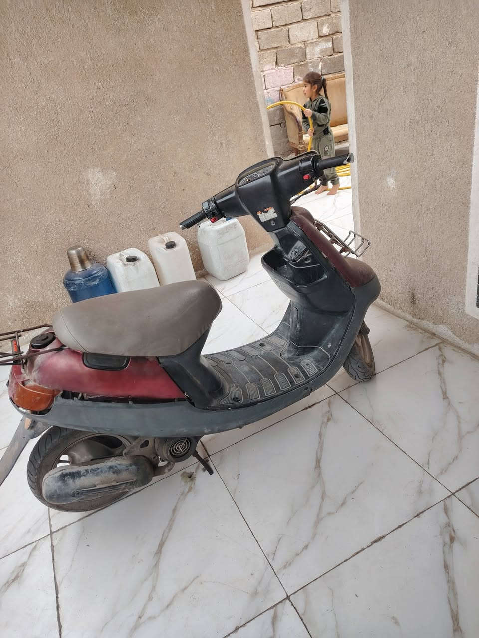 دراجه للبيع شرط مامفتوح المحرك مالتها 300  ***********
