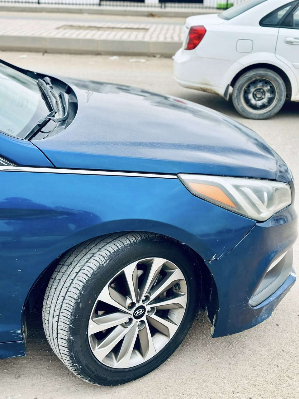 السلام عليكم
سوناتا سبورت 2017
محرك GDi2400
السياره كلين ليبل واحد 
بس البنيد بي دفعه ومصلح نفسه 
بيها بارد قليل 
للاستفسار هـ***********
