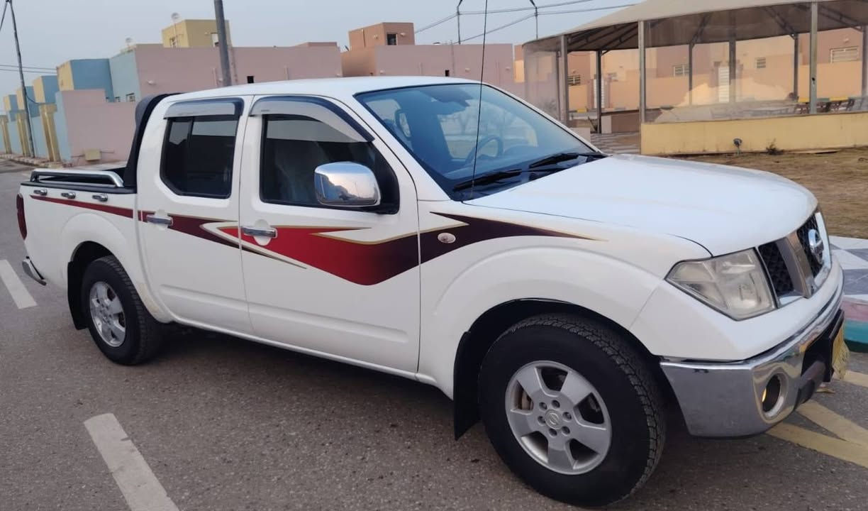 نيفاره ٢٠١١ اوتو جاهزه بيها ملاحظات بلكشر بسيطه جدا
..مكينه  كفاله كير كفاله حداديه جاهزه سياره احلى من الصور رقم اربيل تحويل او كاله رقم الماني قديم سنويته نافذه 
 السعر ٩٨ $ وبيها مجال 
مكانها بابل . الشوملي 
*********** سيد خالد 
***********
