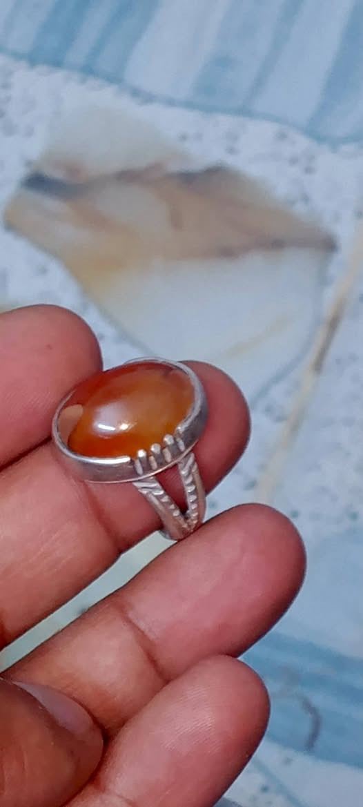 سلام عليكم خاتم عقيق يماني فضه عراقيه سعر 25الف مكان بغداد الكاظميه ***********
