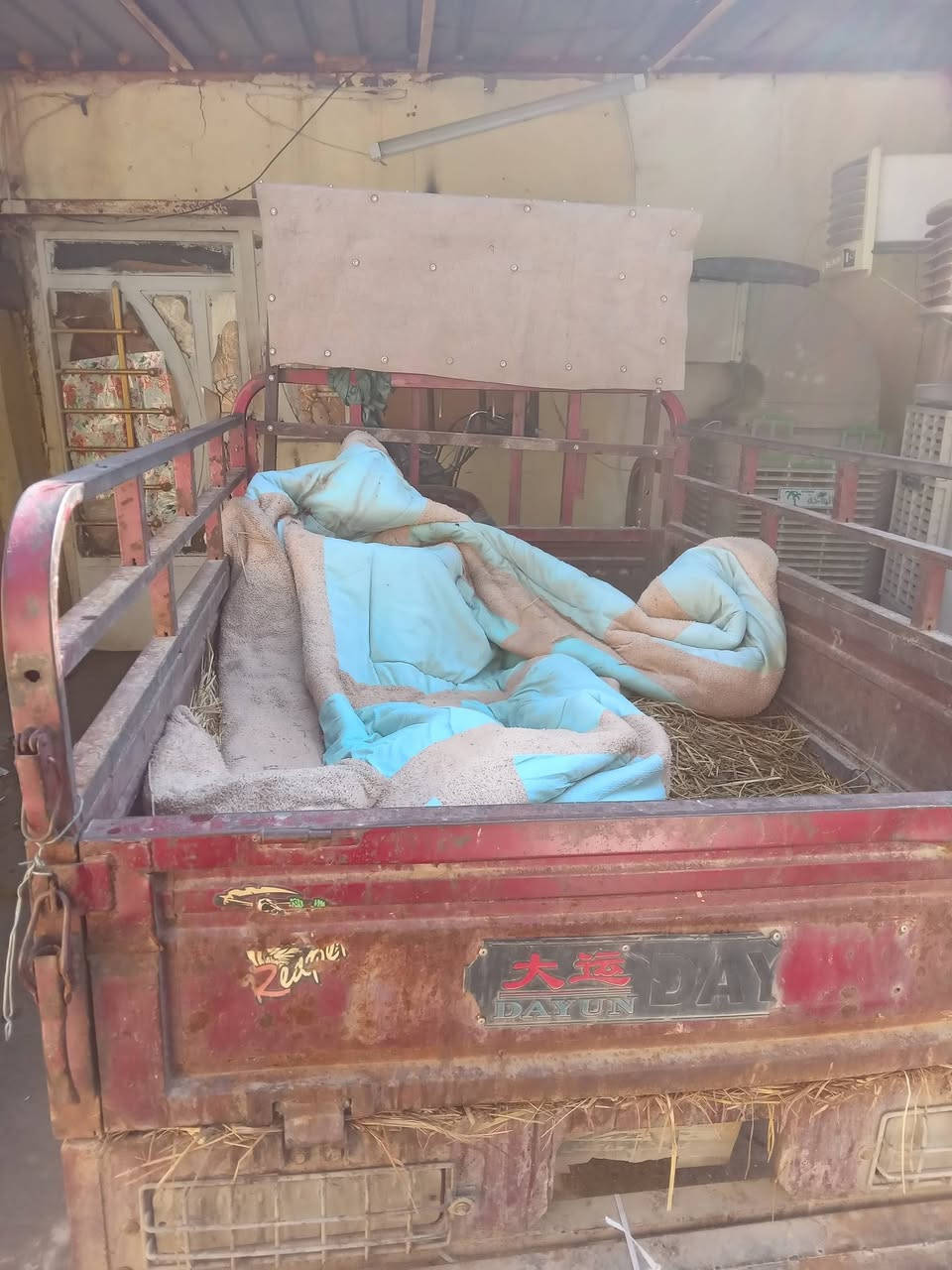 سلام عليكم ستوته دايون 2020للبيع مكاني بغداد ابودشير كلهه شغاله كهرباء شغاله ستوته مال شغل خير من الله كلهه شغاله عوزه ترتيب قليل مكاني دوره ابودشير سعره 750 وبيه مجال للشراي يجي خالص هاذه رقمي ***********
