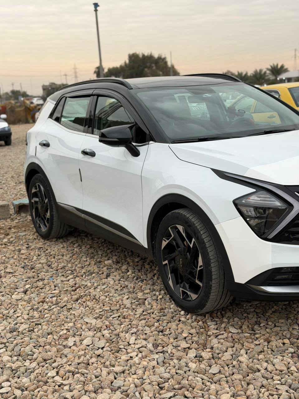 سلام عليكم ورحمة الله وبركاته سبورتج 25 خليجي فول واحد علا واحد بيها بارد بل باب الخلفي رقم ربيل بسمي تريد وكاله اريد تحويل هاذه رقم الهاتف ***********
