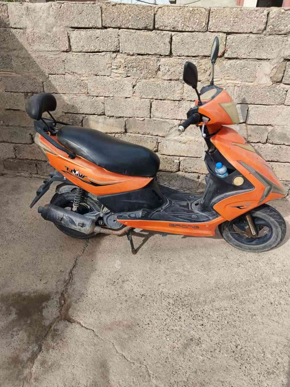 ماطور لل بيع شرط ما مفتوح محرك ماطور كلو شغال السعر 300الف
رقم الهاتف ***********
