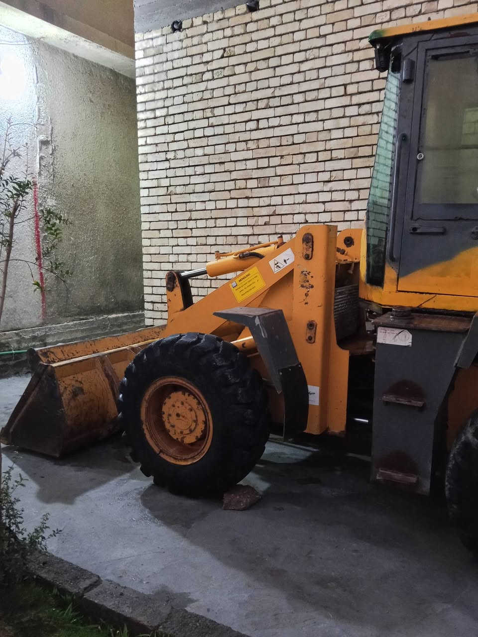 سلام عليكم شفل صيني للبيع موديل 11 سنويه بسمي
رقم ذيقار سنويه ما صاقطه جاهز لشغل 
مكانه كربلاء السعر 85 وبي مجال 
***********
