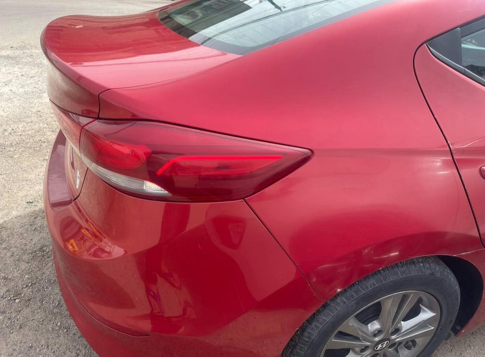 هونداي الانتره2017
رقم بغداد انكليزي 

حجم المحرك2000

عداد المشي 51الف حقيقي

وارد امريكي ليبل واحد

حدثه بالبنيد نفسه مصلح 

بدون تبديل 

بدون صبغ 

راديترات بلاديه 

تبزيد شغال 

نص فول  

السياره بصمه  

حساسات اجتياز

تدفه بالكشنات 

صندوق ذكي 

ثلاث بصمات ابواب صندوق

بدون ايرباكات (سليع

صور الحادث مرققه

السعر 128$

للاتصال ***********

بغداد البلديات
