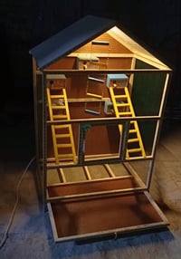 قفص بلابل • ١٦٥×١٠٥×٧٥ • مكانة الديوانية