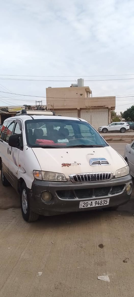 ستاریکس مودیل 2000 بترا  لون بیلادی ابیض تاخم تایر جدید محرك سوبر ابشرط وكیر و اكسل و كهربائیات ابشرط  تحويل ثاني يوم  ،سیارة نشطة مثل بانزین 
شواصي بدون خیاس  سنویة لحد 2029 شهر6 
سعر 60 
***********
***********
بی مجال لطیبین
